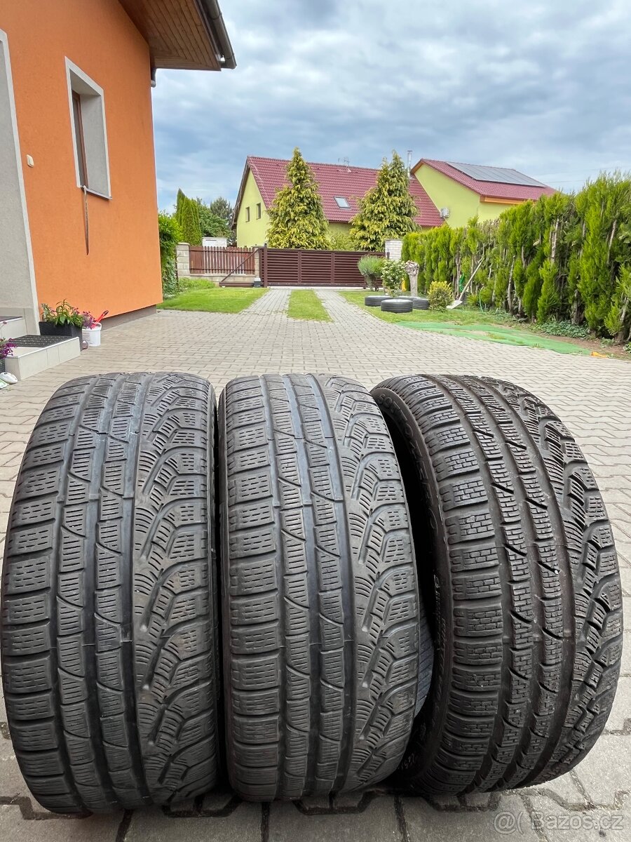 225/40/18 Zimáky Pirelli