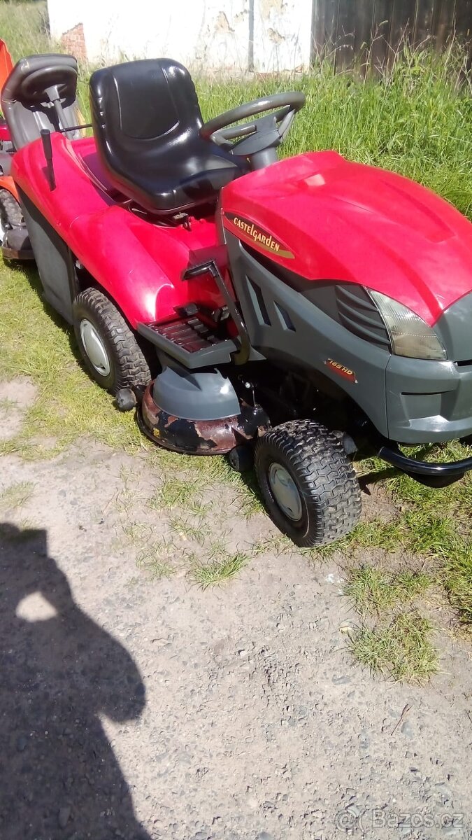 Zahradní traktor castelgarden