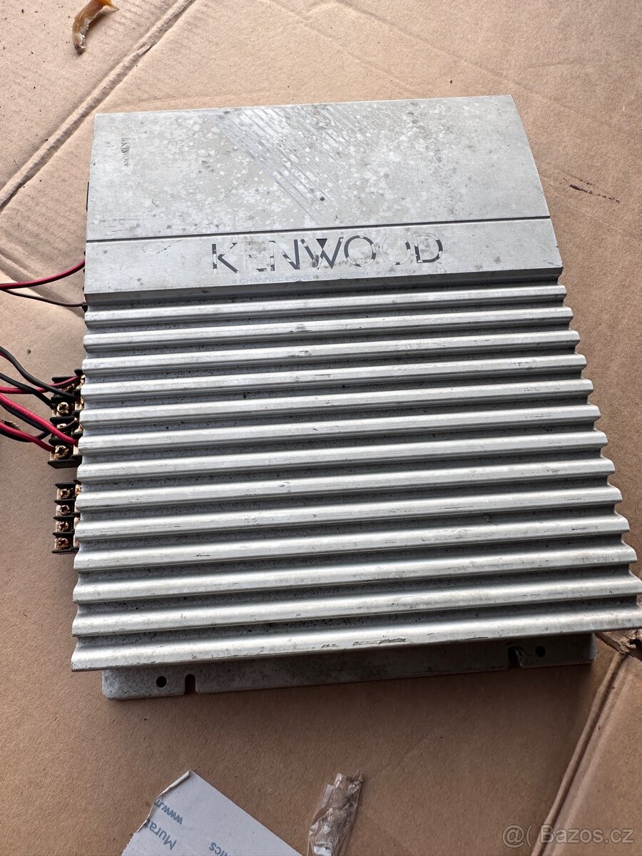 Autozesilovač Kenwood KAC-746