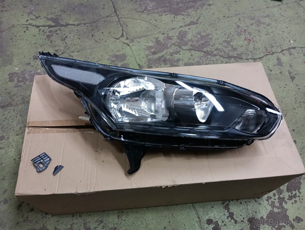 Ford tourneo connect svetlo