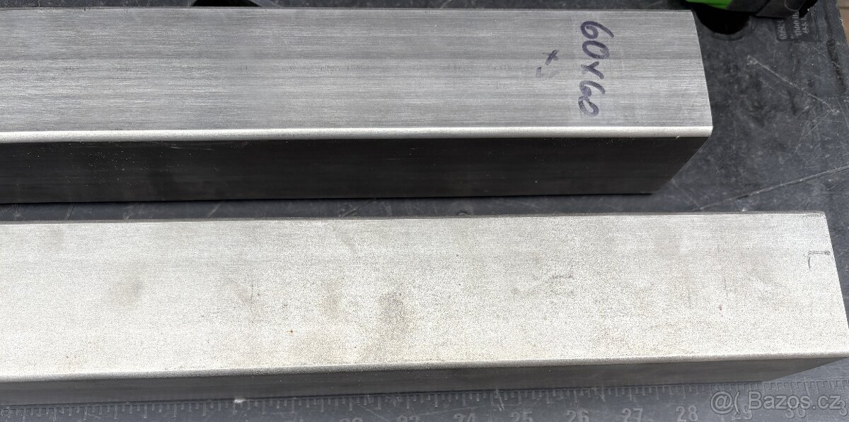 Zbytky-nerez 1.4301- jekl 60x60,nerezové patky tl.5 mm