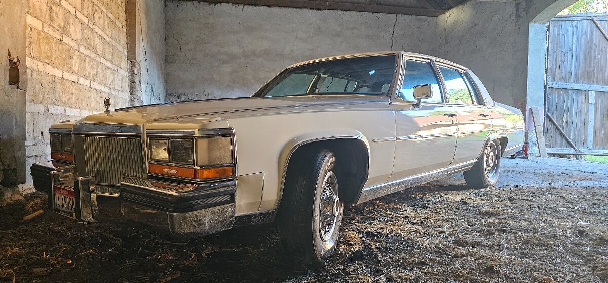 Cadillac Brougham 1988