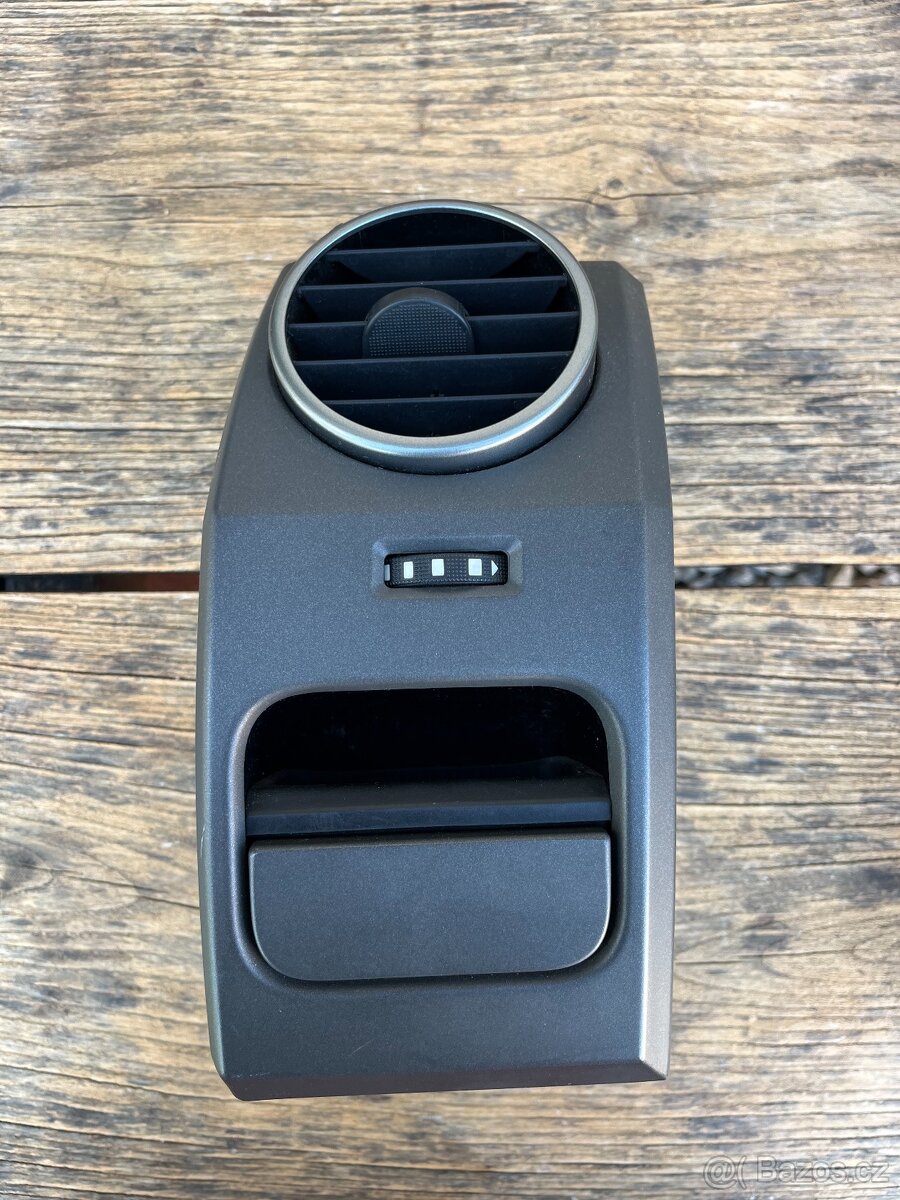 boční panel ventilace + držák na díly Land Rover Discovery 3