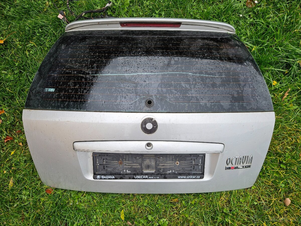 Škoda Octavia 1 combi víko kufru