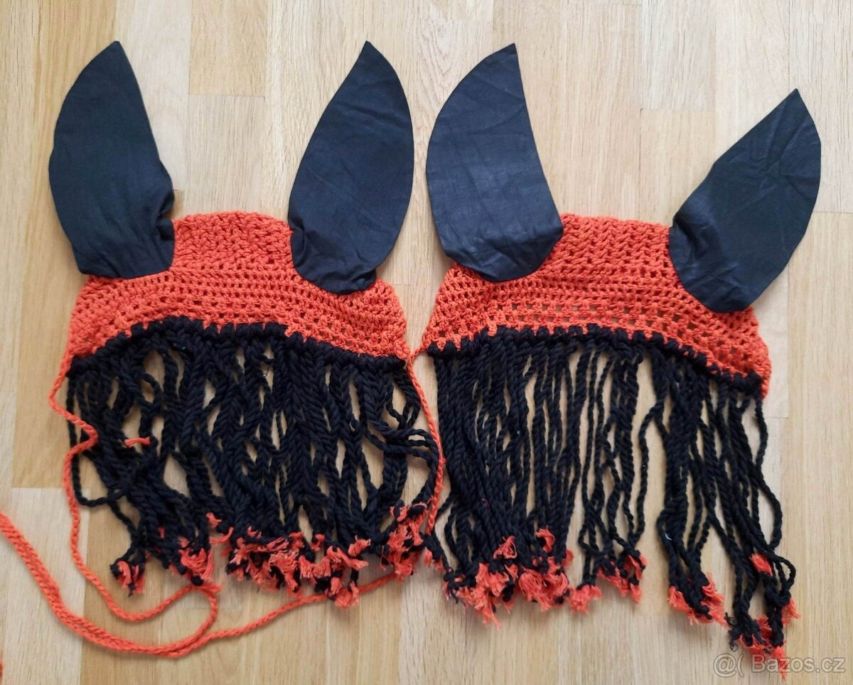 Háčkované čabraky s třásněmi na koně - velikost full