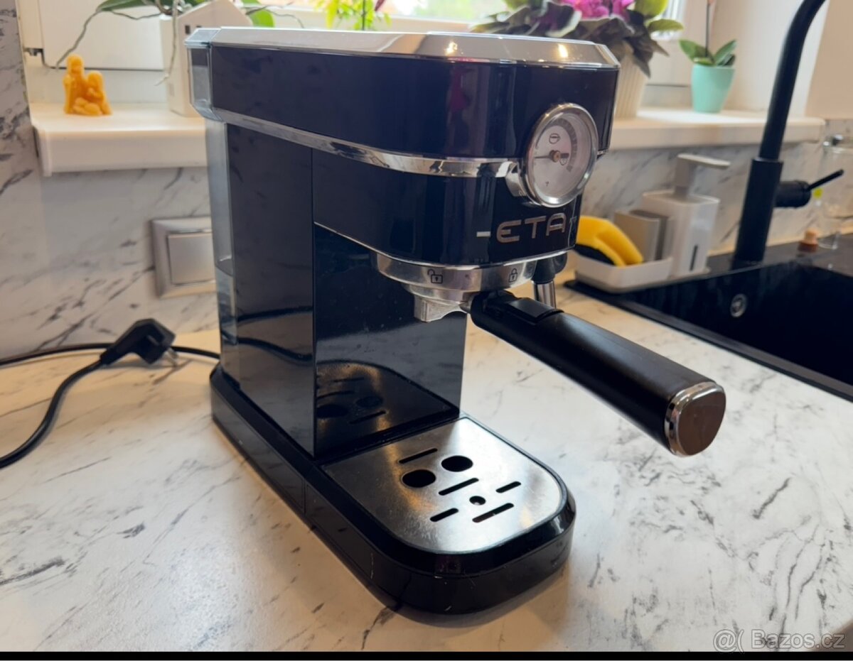 Pákový kávovar ETA Storio 6181