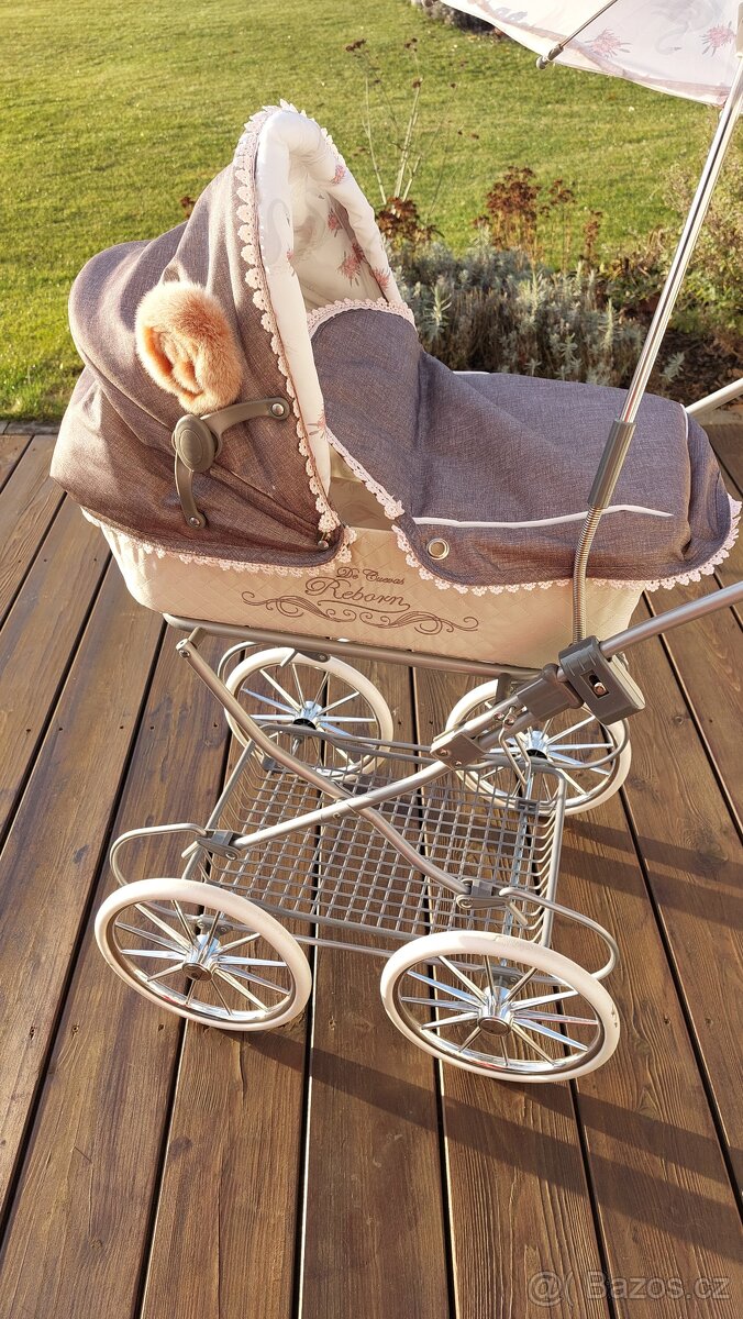 Kočárek pro panenky