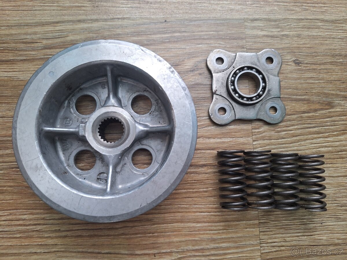 Spojka: přitlačný talíř, víko, pružiny - Honda CBR 125 R