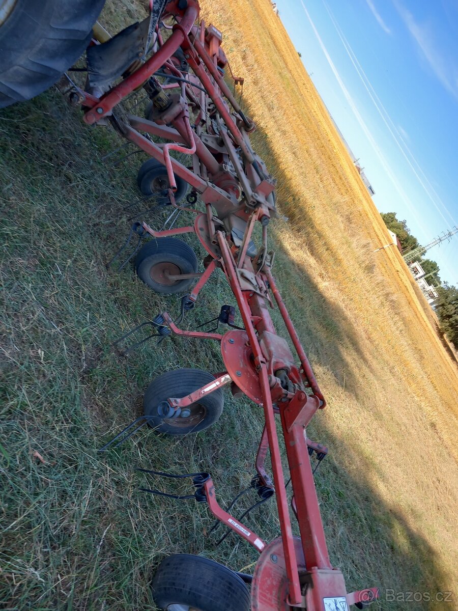 Prodám obracec sena fella