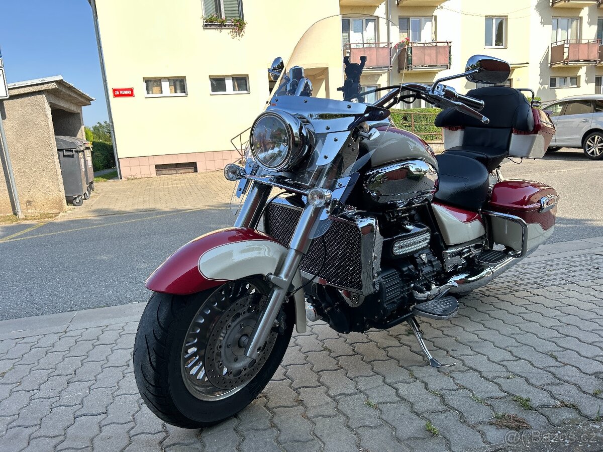Triumph Rocket III, Touring 2.3i