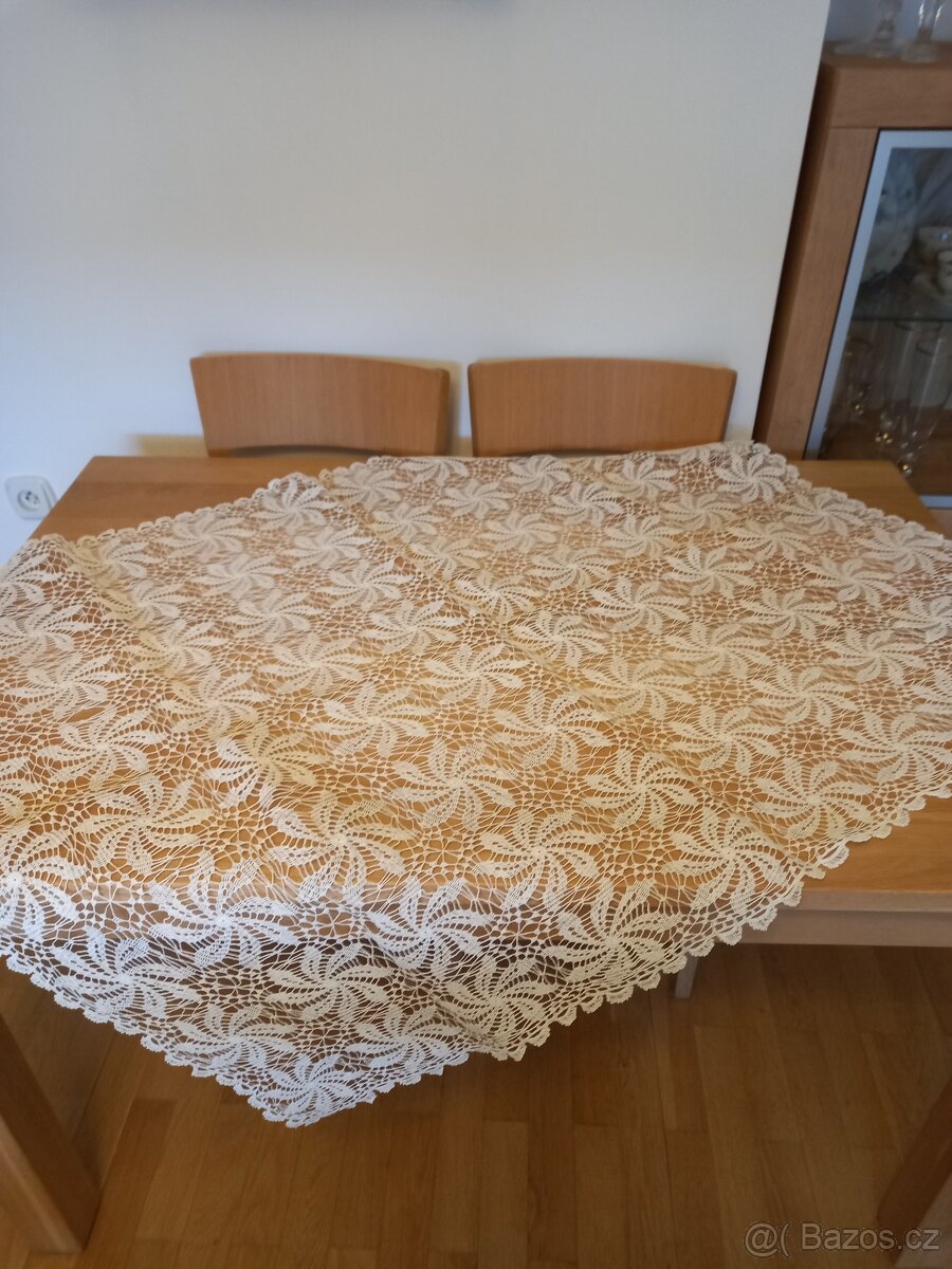 Starožitné háčkované dečky sada