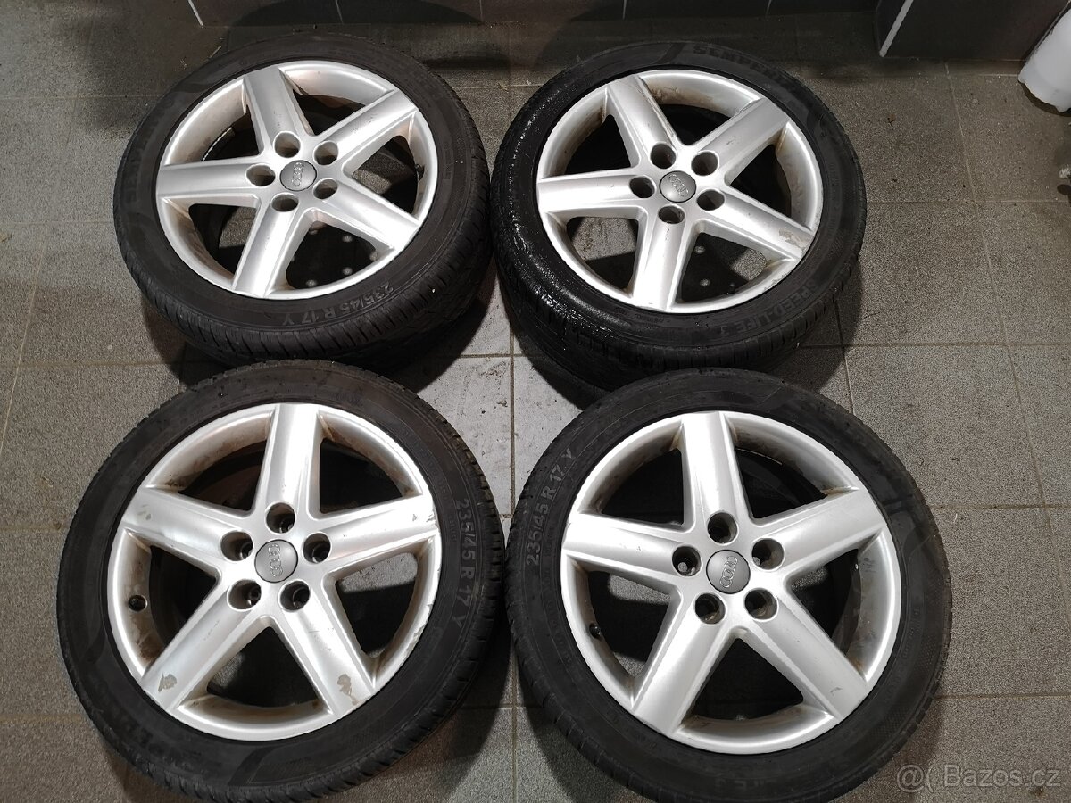 Audi A4, A6, Passat alu 17 + letní 235/45/17.