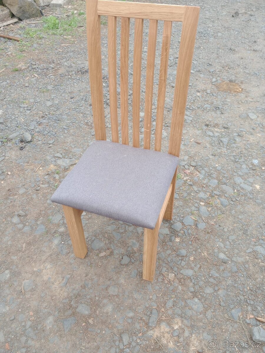 Stylová dubová jídelní židle
