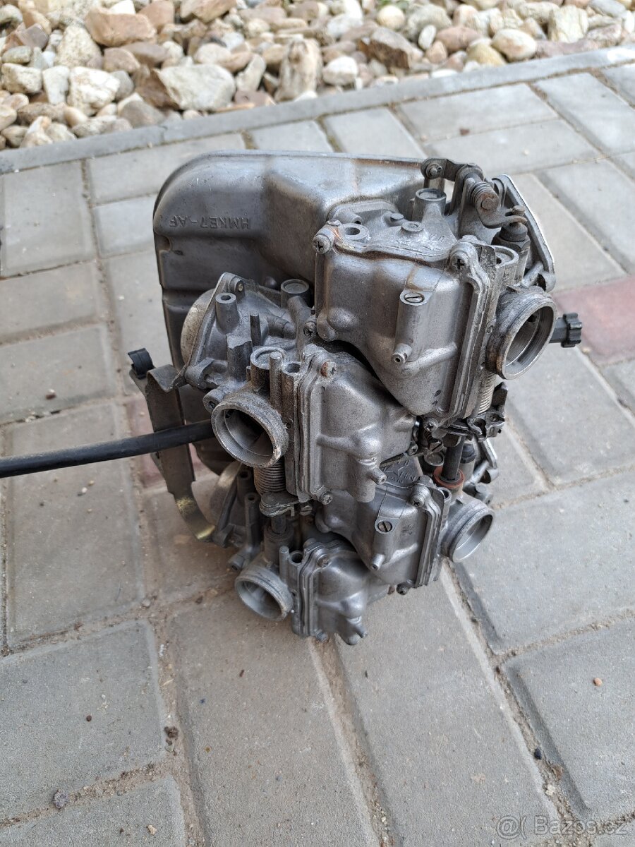 Karburatory Honda VF 400