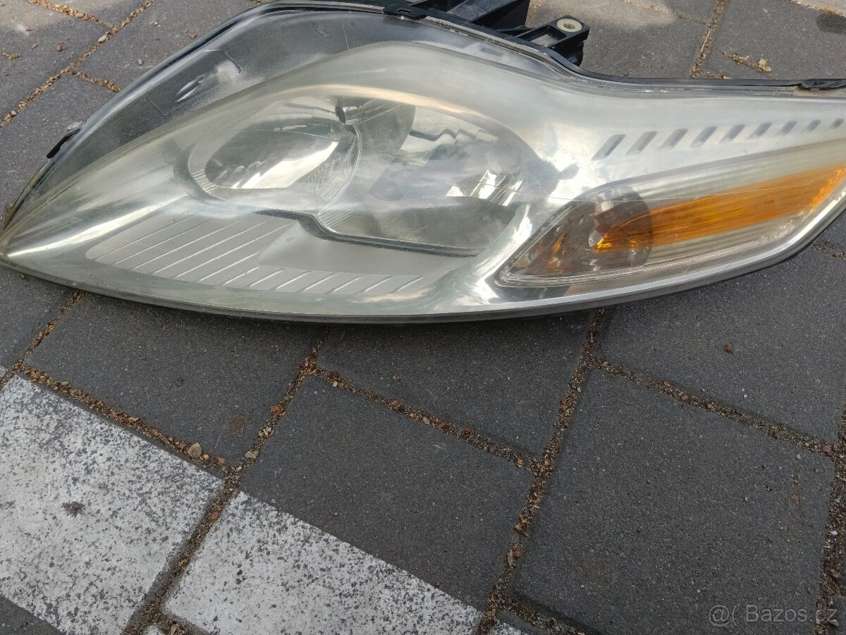 Světlo Ford Mondeo MK4