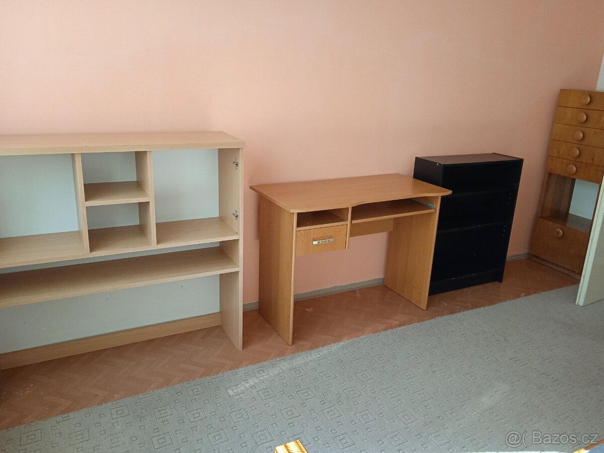 psací stůl