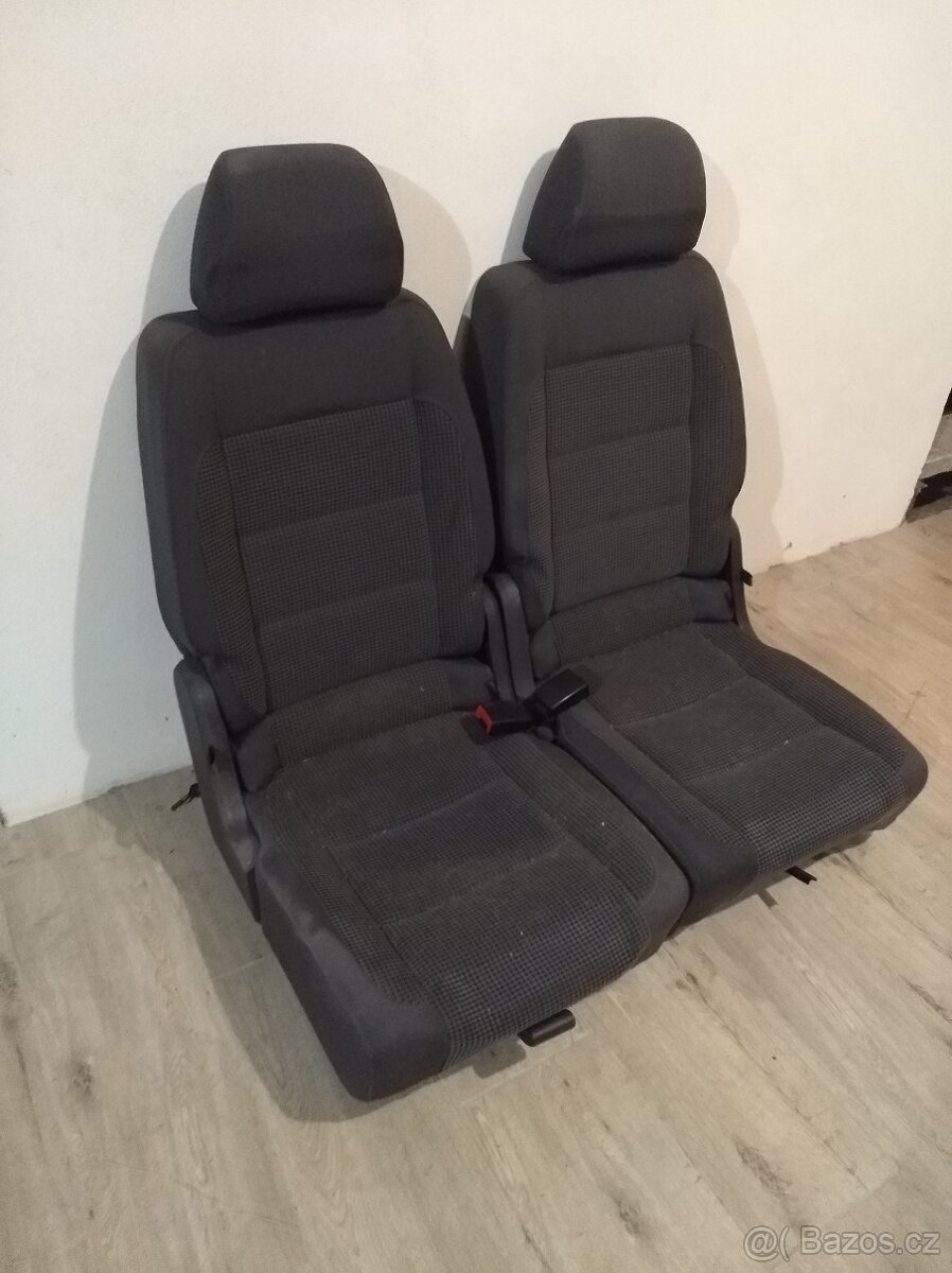 Volkswagen Touran zadní sedačky