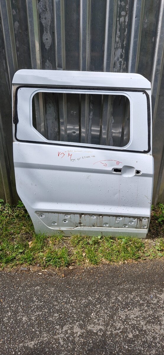 Prave zadni dvere ford tourneo connect