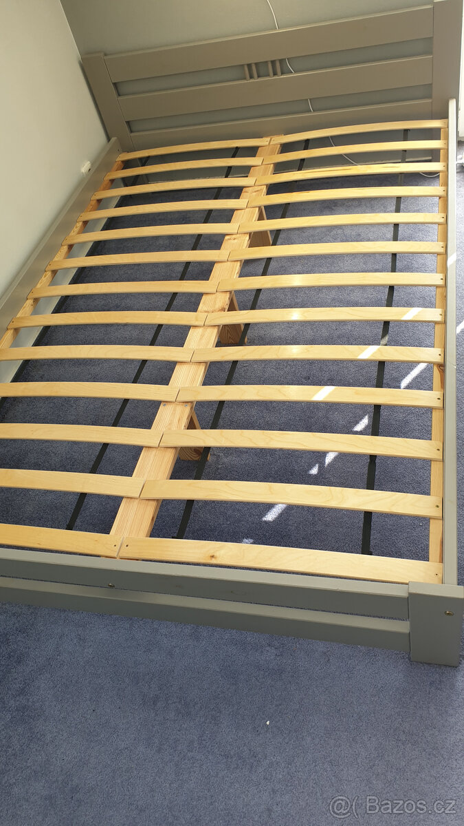 Postel z masivu 140x200 ESM1 šedá s roštem bez matrace