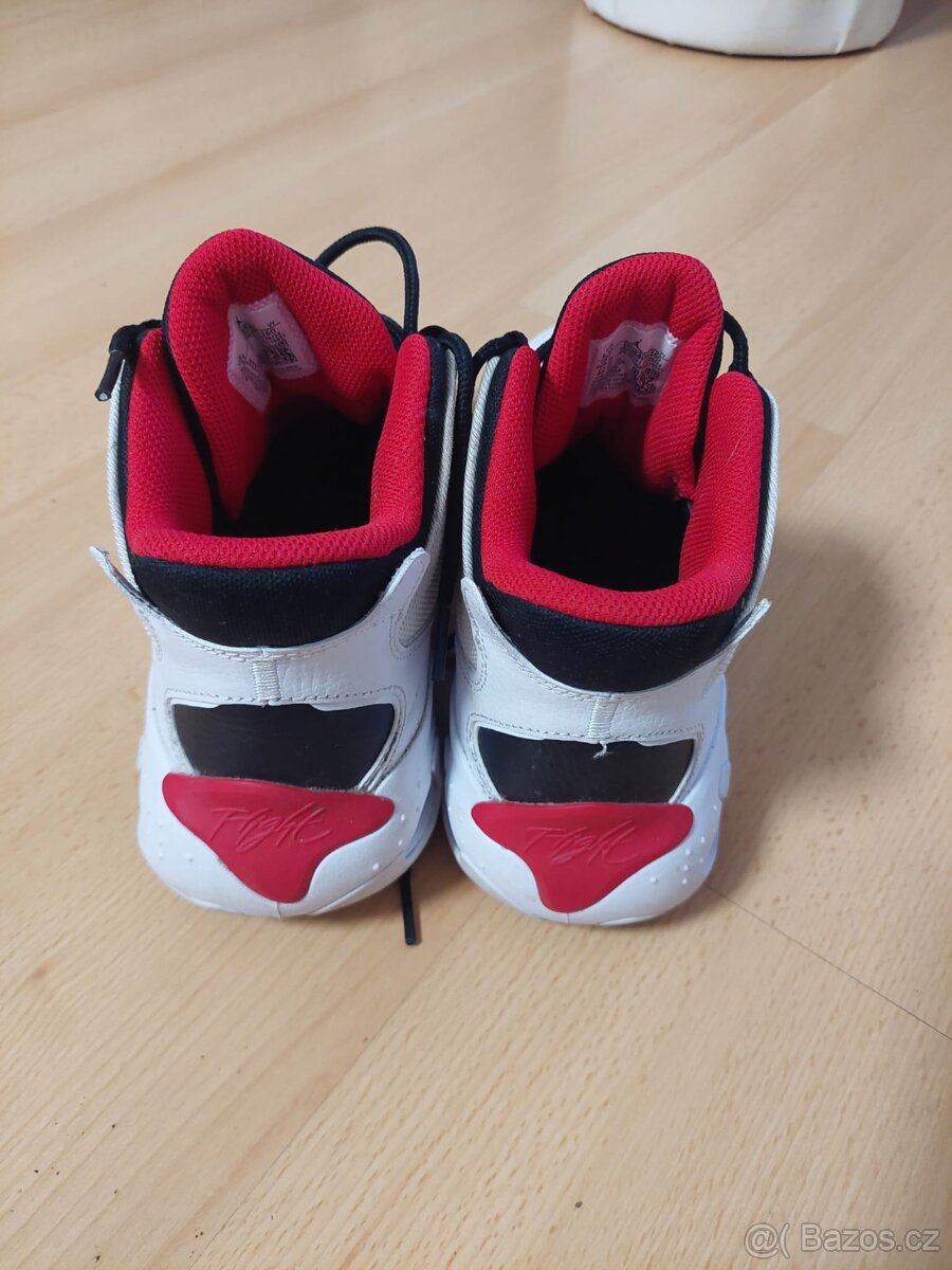 Kotníkové boty Jordan vel.38