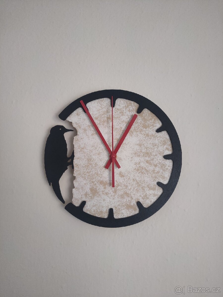 Nástěnné hodiny
