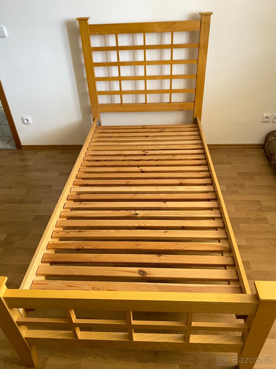 Jednolůžková postel,masiv