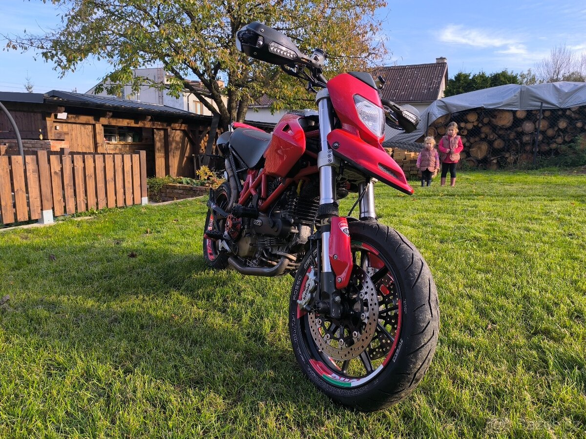 Ducati Hypermotard 1100