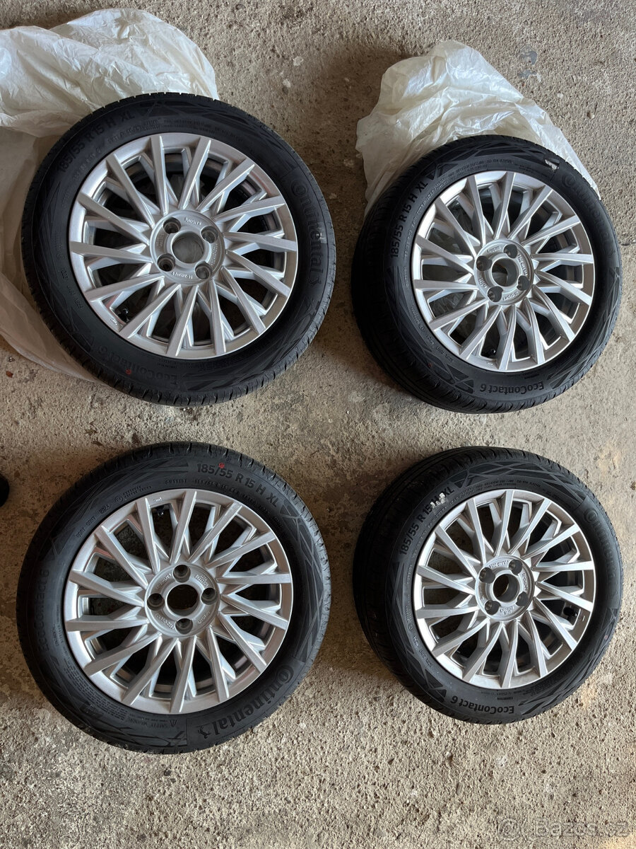 🛞 Nová sada ALU 15" Fiat 500 + Continental 185/55 R15 XL
