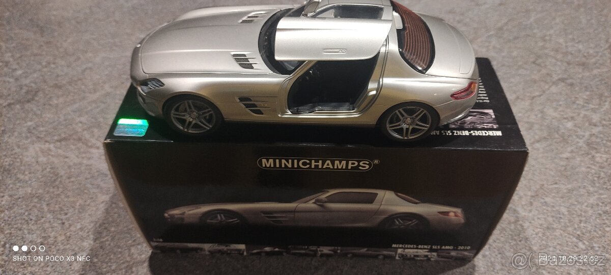 Mercedes Benz SLS amg 1:18 minichampsp