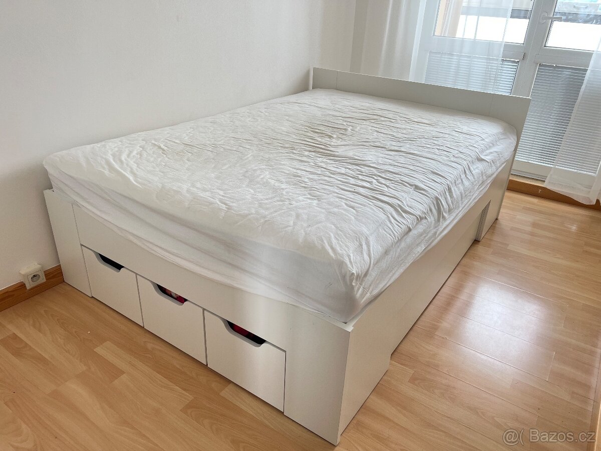 Dva roky stará postel 145x205 m