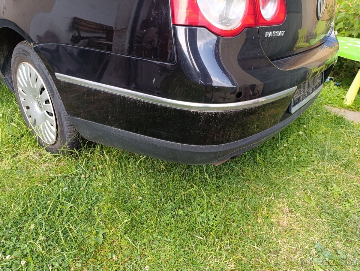 Passat B6 sedan- zadní nárazník LC9X