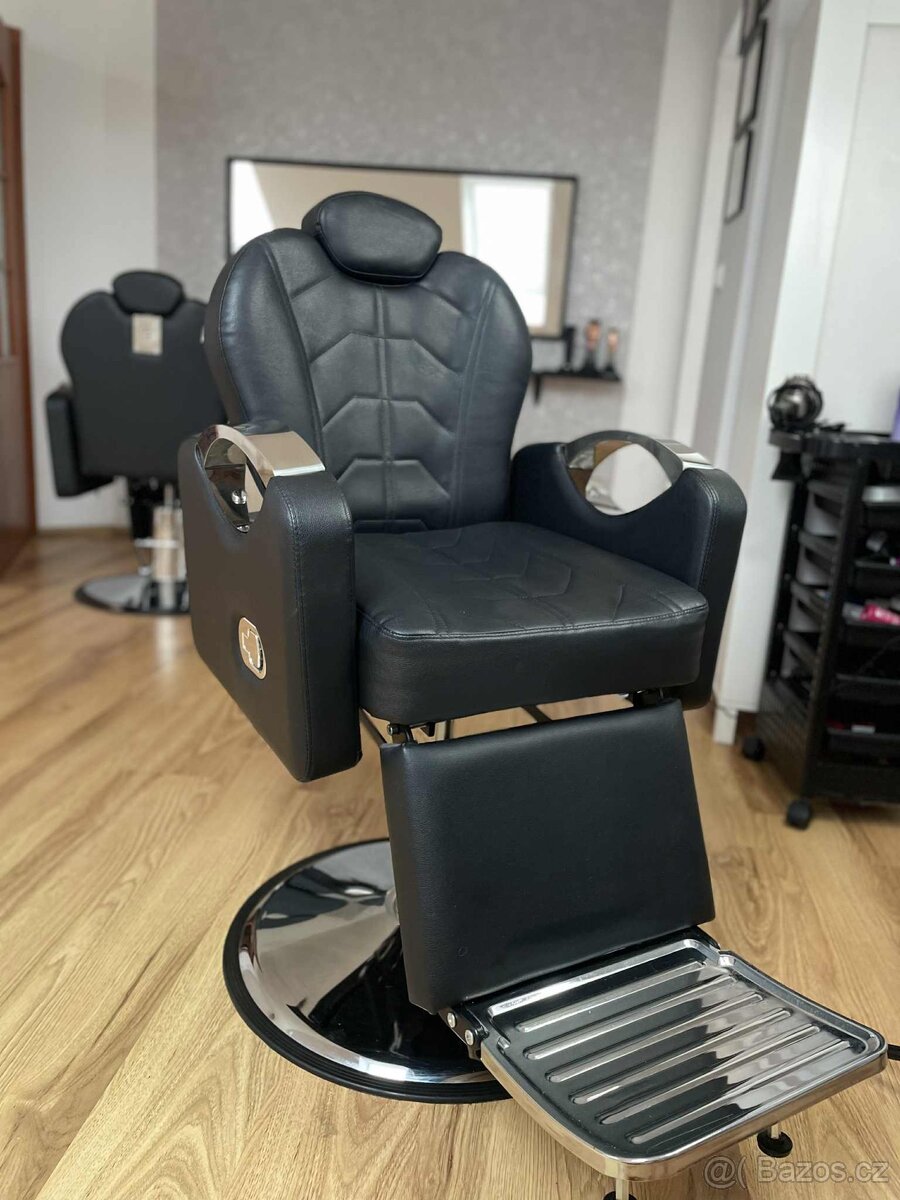 Prodám téměř nové barber křeslo.
