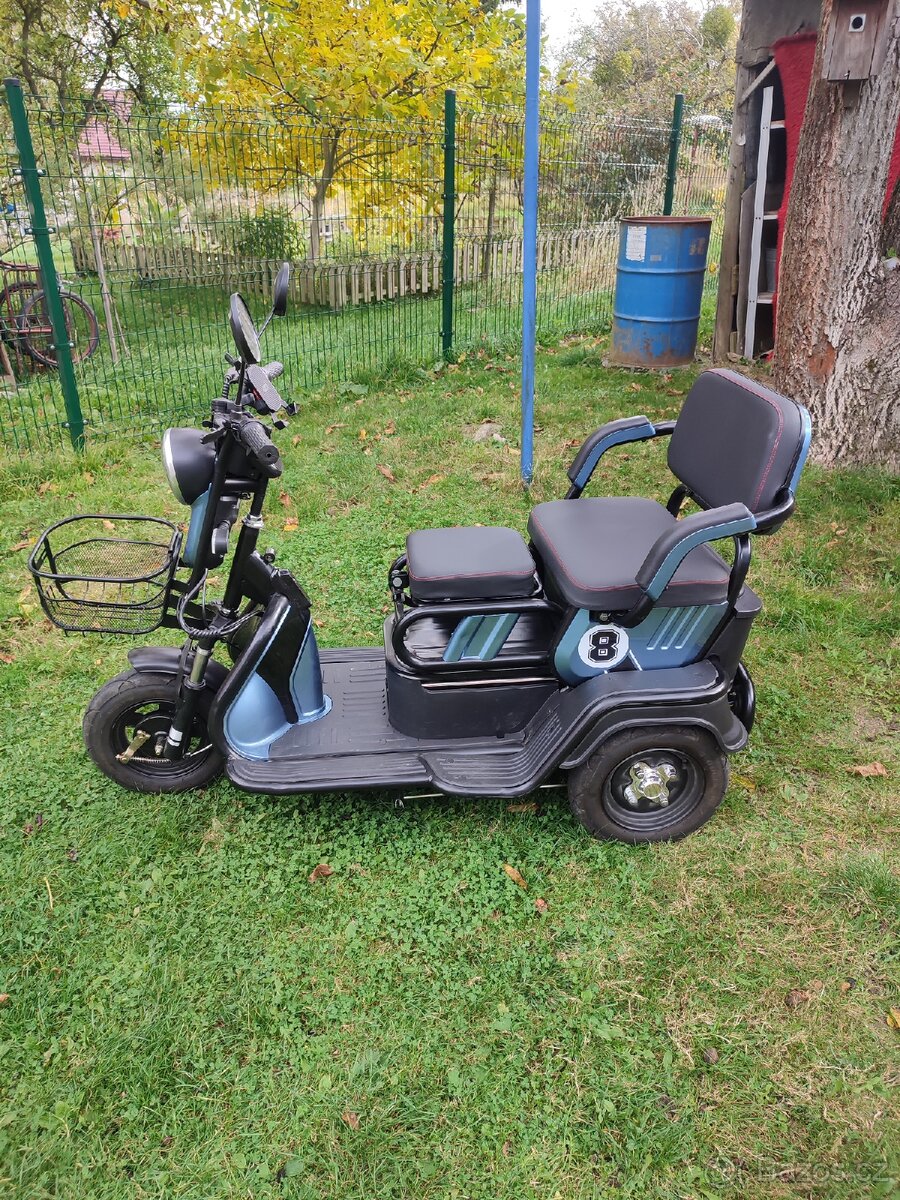Invalidní elektrický skútr zánovní