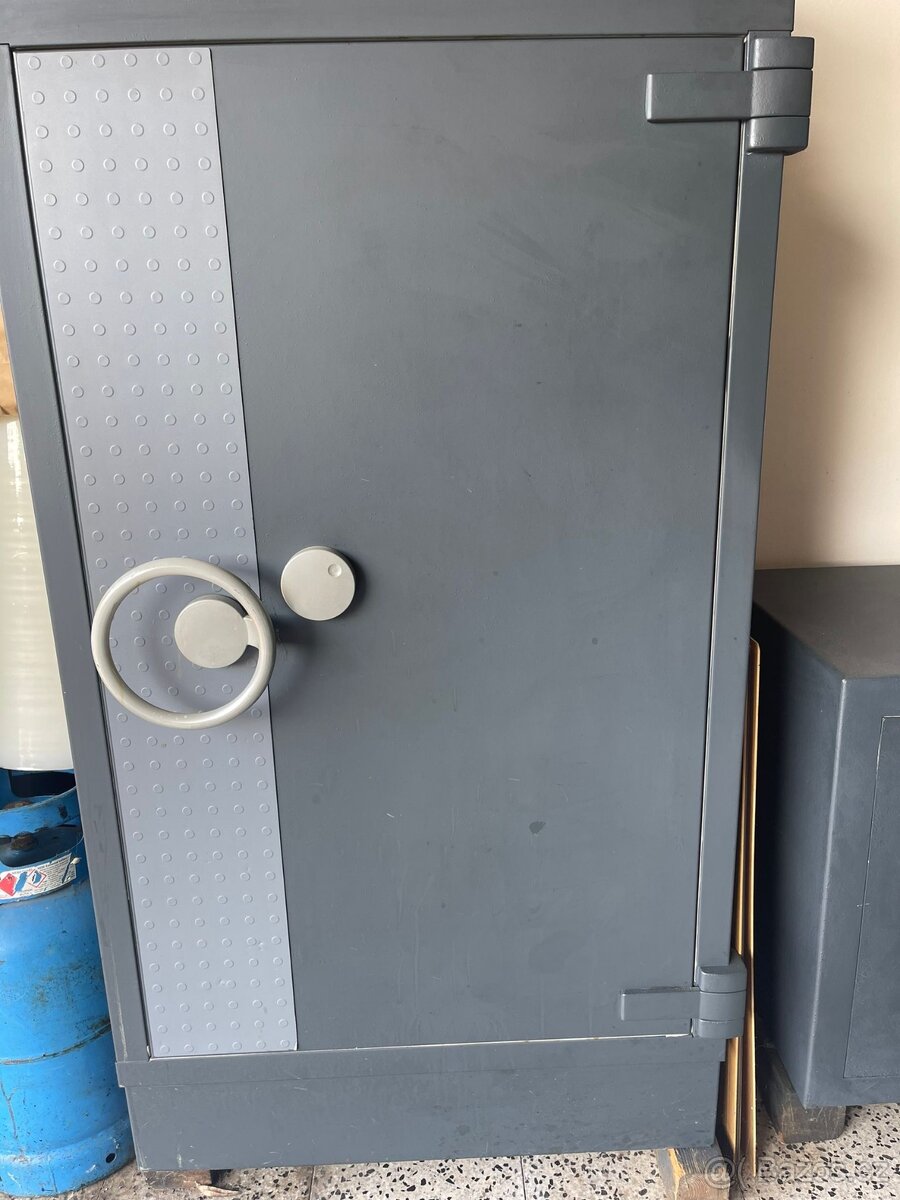 Ohnivzdorný trezor velký