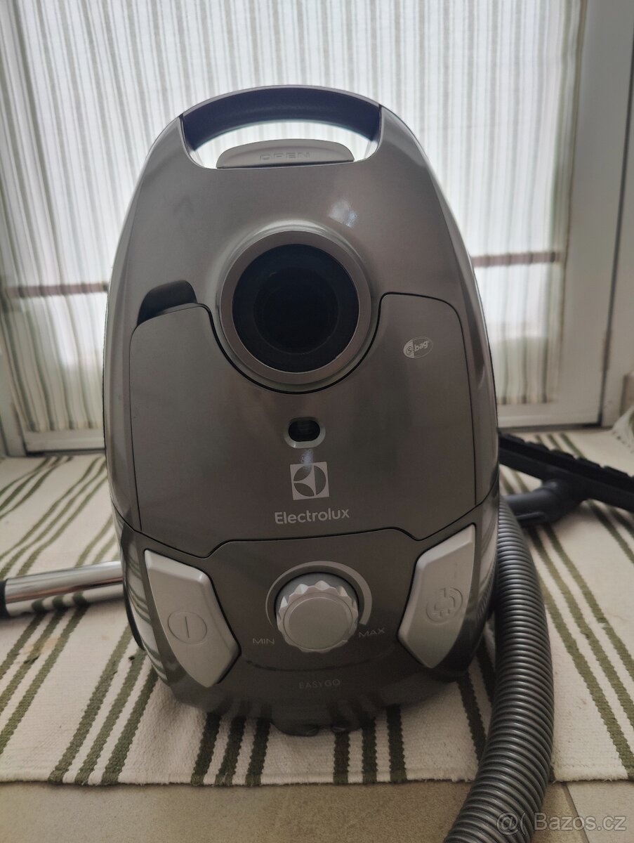 vysavač Electrolux Easy Go