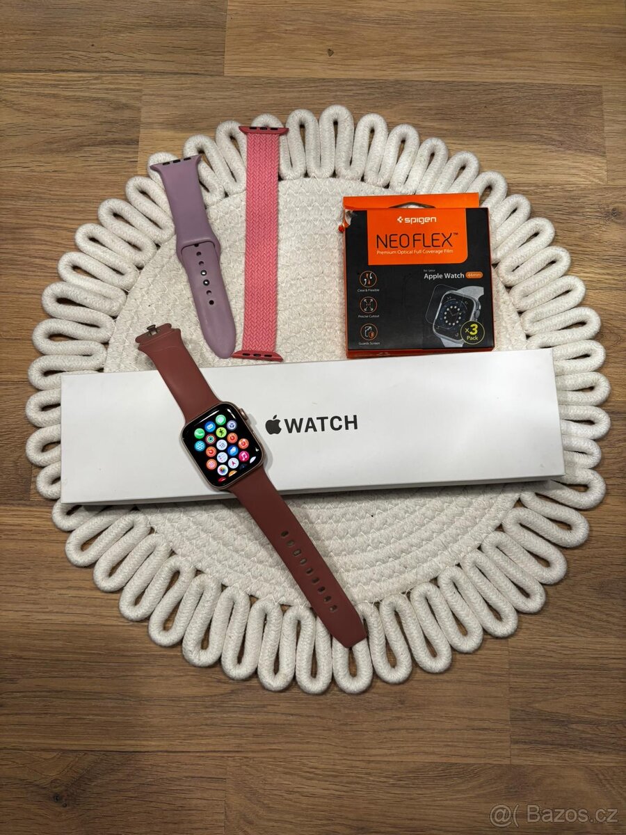 Apple Watch SE (2022) 44mm Gold Aluminum