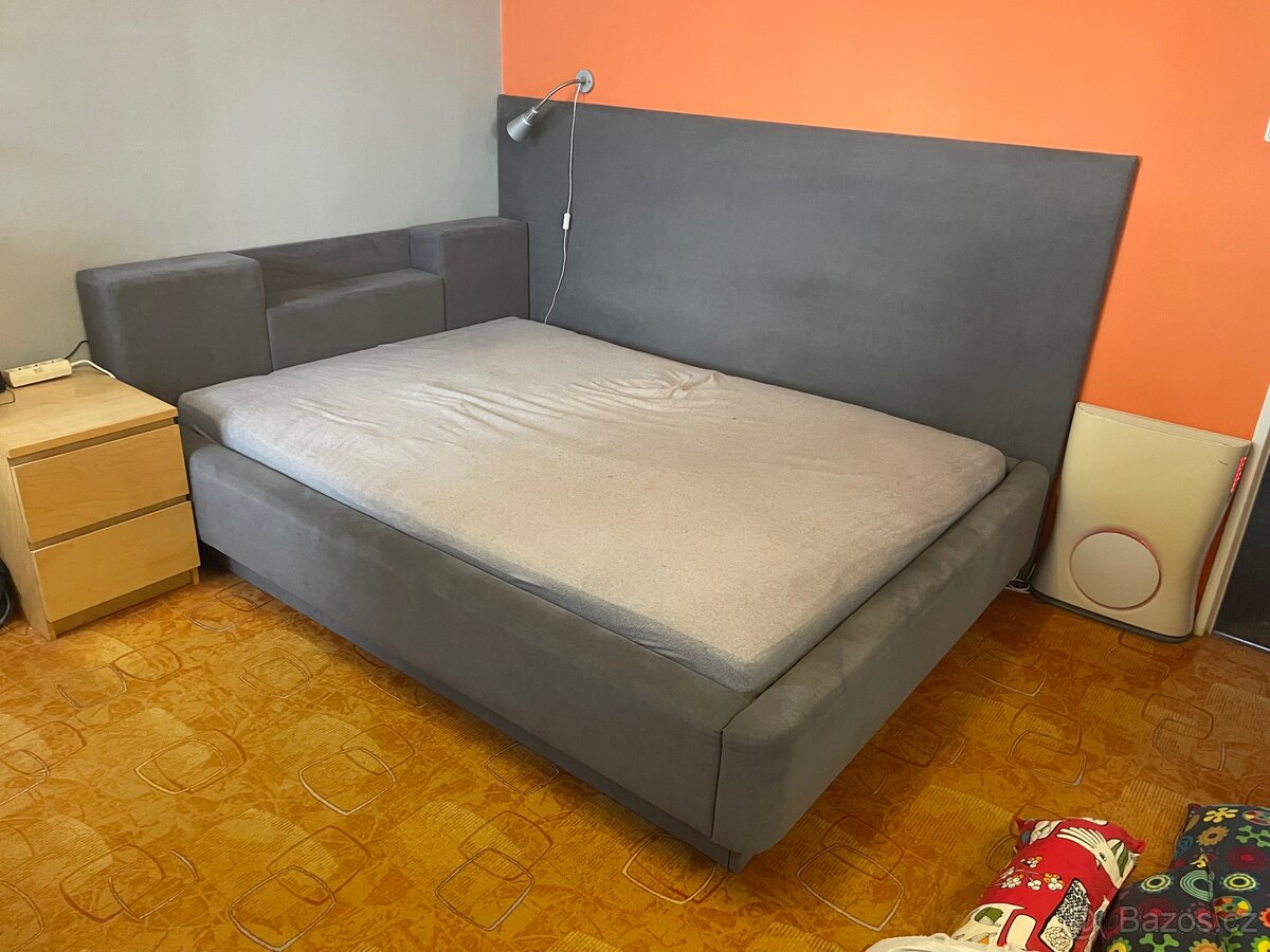 Nově čalouněná postel s úložným prostorem 140x200cm