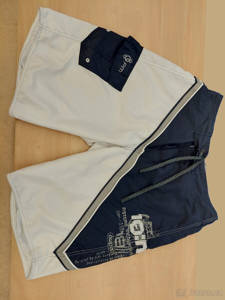Šortky, bermudy Adidas a jiné