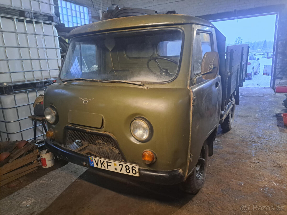 UAZ 3303 valník