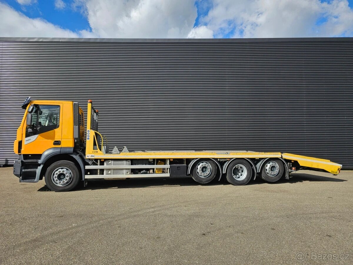 Iveco AD320S42 8x2 / Přepravník strojů