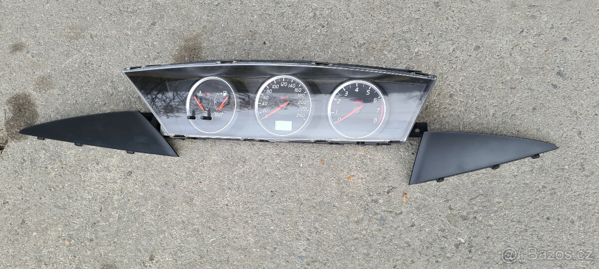 přístrojová deska NISSAN PRIMERA P12 1.8