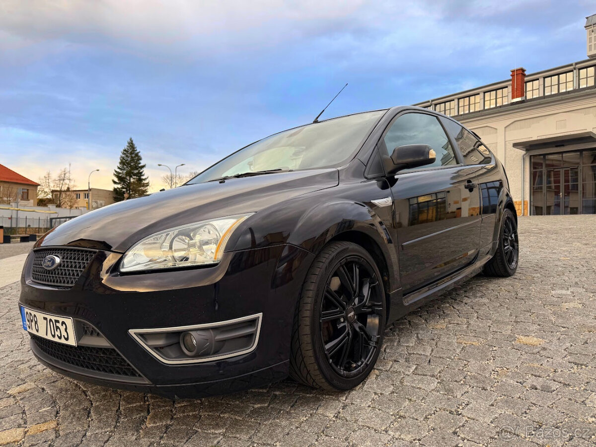 Ford Focus ST 2.5 166kW 5-ti válec