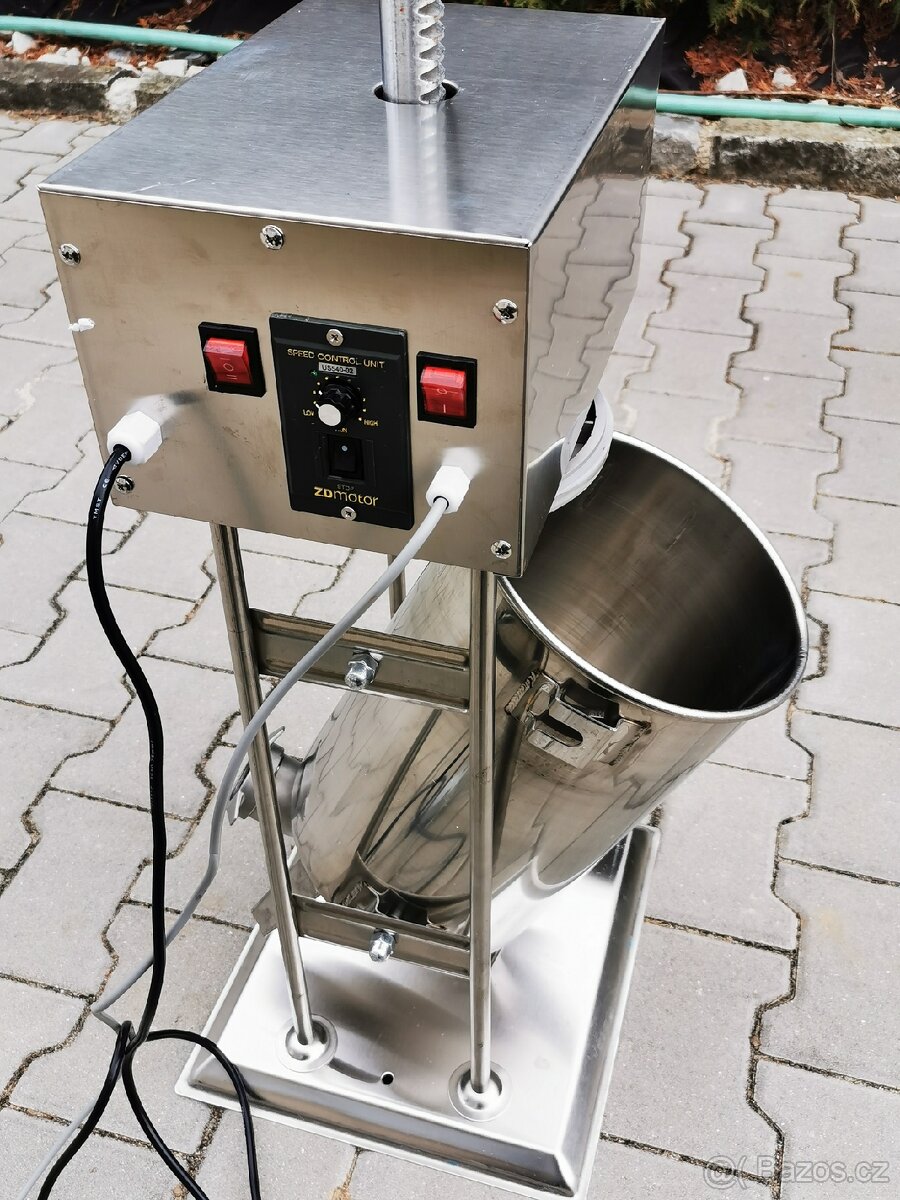 Elektrická narážečka. Plnička klobás 10l / 15l nová.