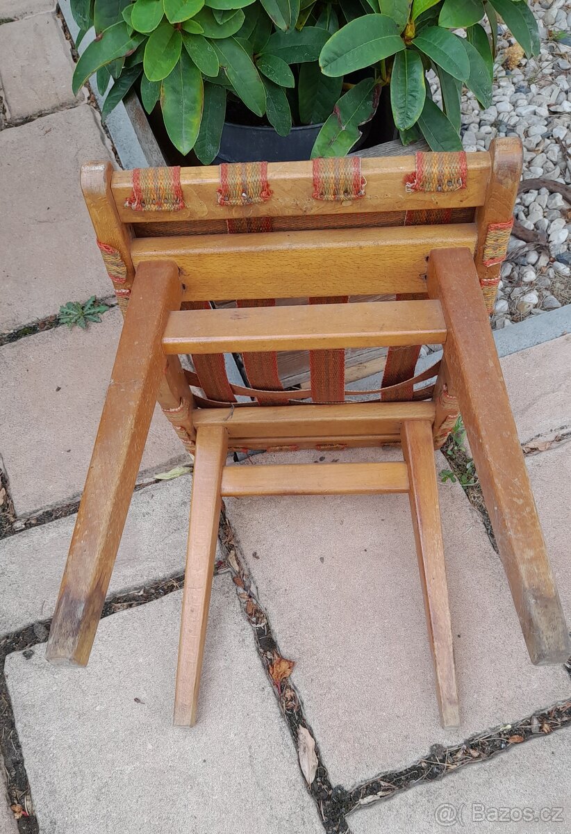 Staré štokrdle s výpletem