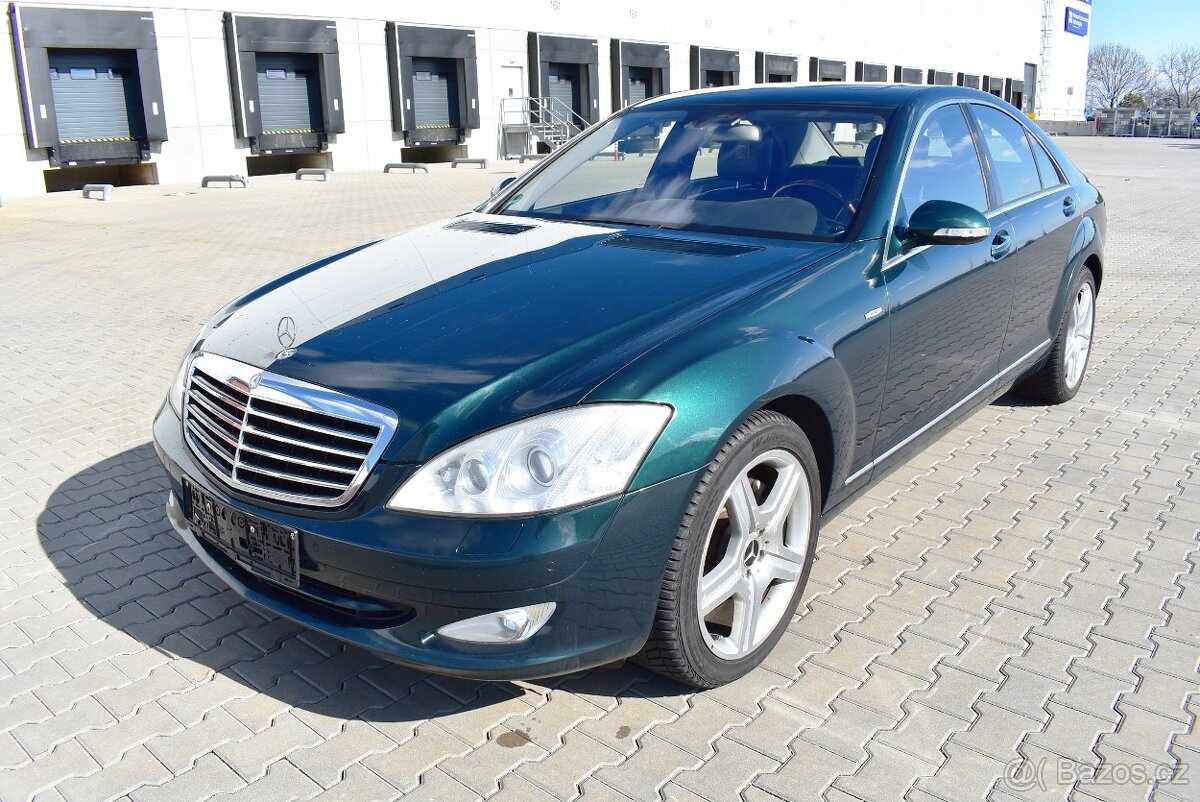 MERCEDES BENZ W221 S500 1 MAJITEL,HARMAN/KARDON,TOP STAV