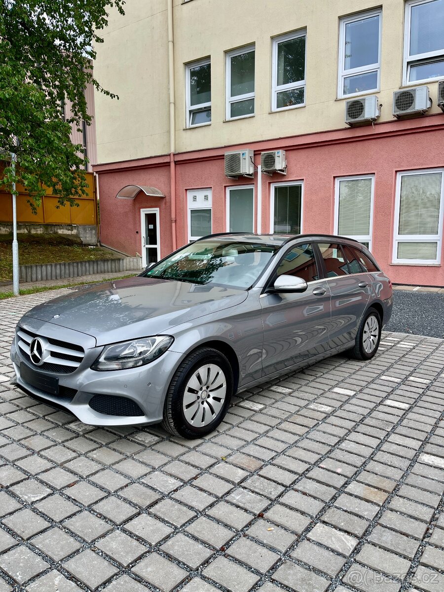 Mercedes - Benz C220cdi/125kw, pěkný vůz
