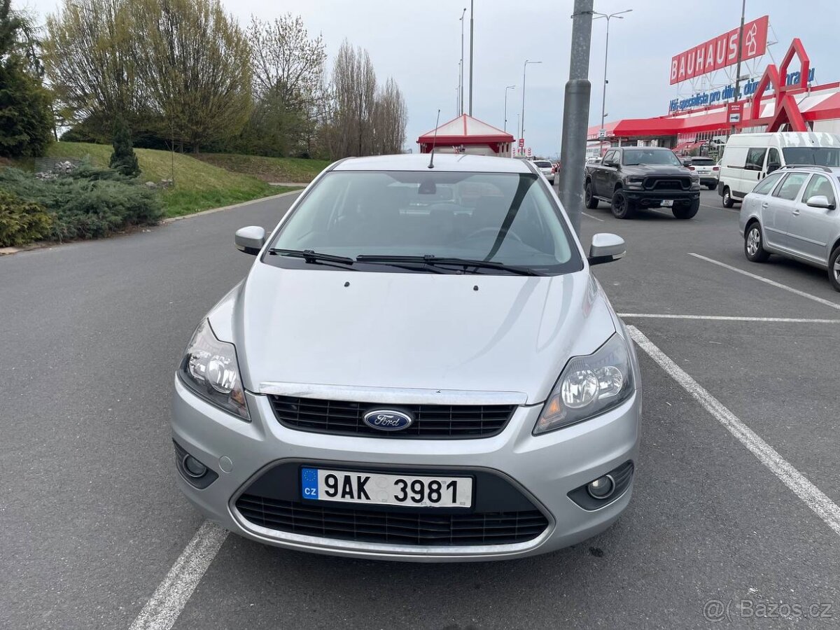 Ford Focus 1.6 nafta 2010