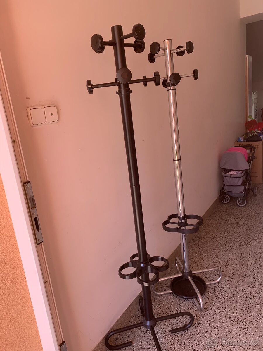 Kovové věšáky