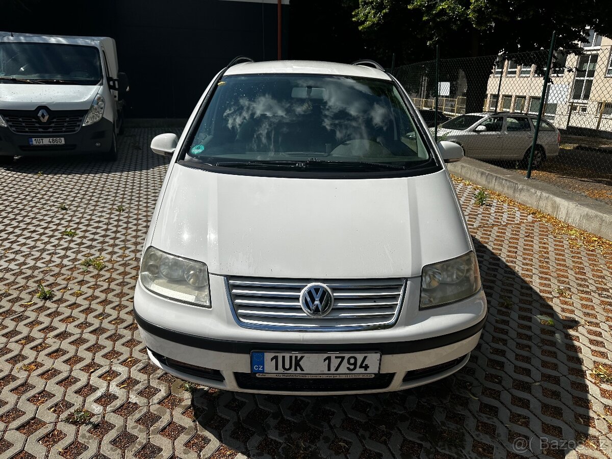 Volkswagen Sharan 1.9TDi 85kw 7mist ( tažné zařízení )