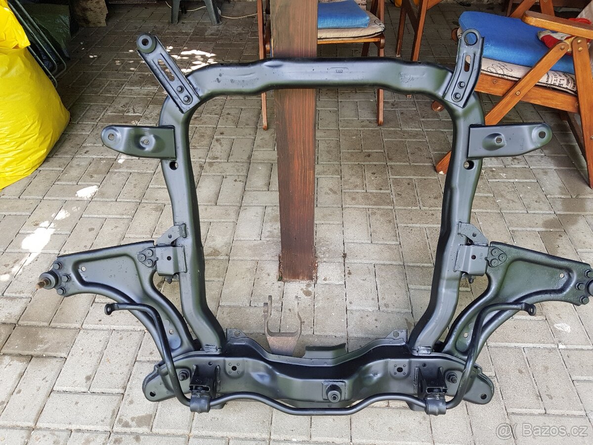 Opel Corsa C - rám po motor